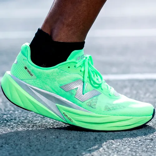 Tenis New Balance Para Corrida Masculino Fuelcell Rebel V5